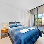 Super Convenient One Bed Unit Parramatta